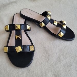 Bamboo Black Sandals Flats Women's Size 7. 5 Goldstone Stud Slip-on